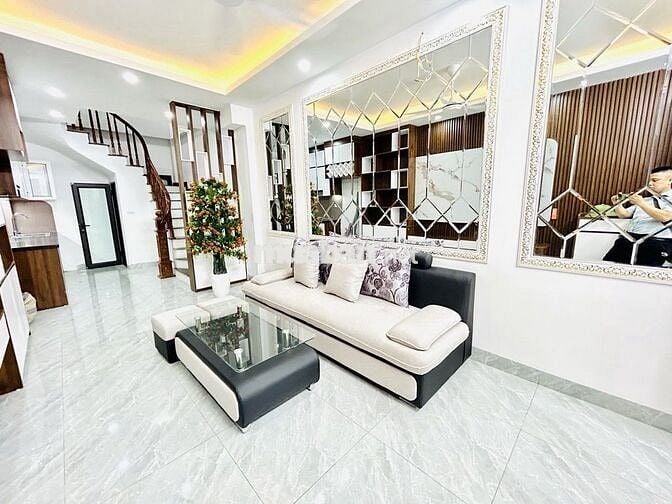 Tân Mai nhà mới oto đỗ cửa, 4 ngủ, nội thất xịn, kinh doanh, sẵn sổ đỏ