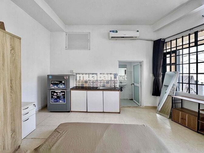 chính chủ phòng full nội thất có ban công lớn ngay CMT8 -Tô Hiến Thành