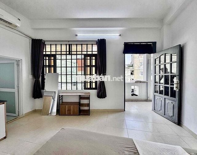 chính chủ phòng full nội thất có ban công lớn ngay CMT8 -Tô Hiến Thành