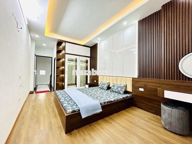 Tân Mai nhà mới oto đỗ cửa, 4 ngủ, nội thất xịn, kinh doanh, sẵn sổ đỏ