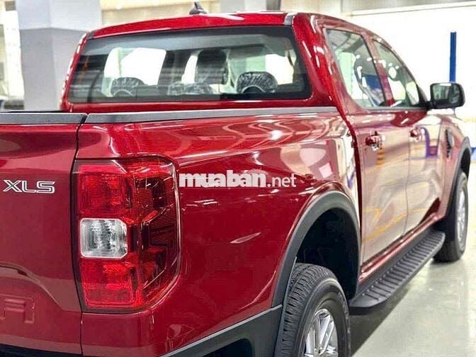 Ranger XLS 1 cầu 2025 - trả trước từ 145tr lấy xe