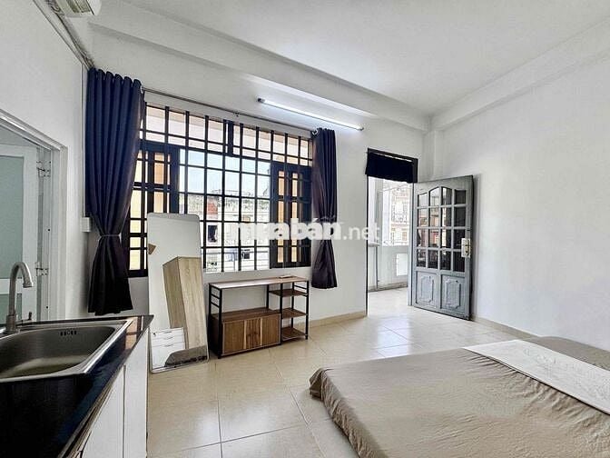 chính chủ phòng full nội thất có ban công lớn ngay CMT8 -Tô Hiến Thành