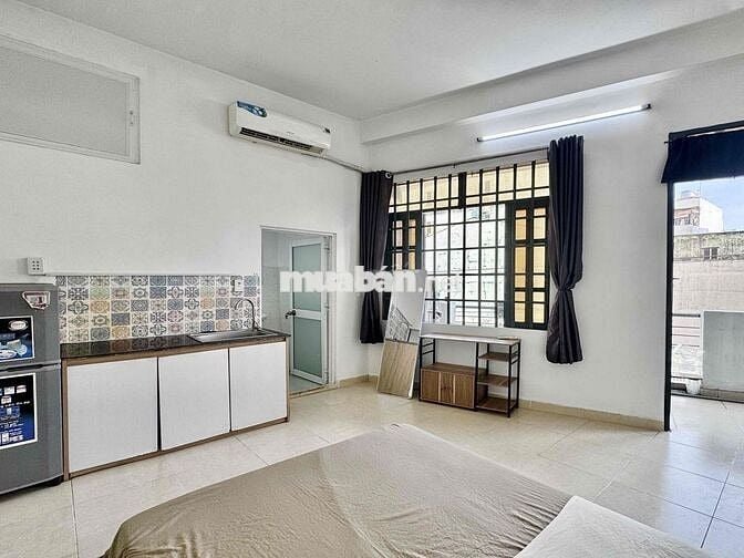 chính chủ phòng full nội thất có ban công lớn ngay CMT8 -Tô Hiến Thành