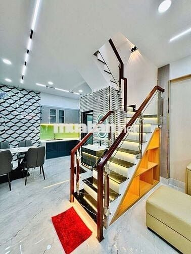 BÁN NHÀ ĐẸP 3 TẦNG, SÁT HẺM XE TẢI THÔNG,32M², GẦN CV LÀNG HOA HƠN 4TỶ
