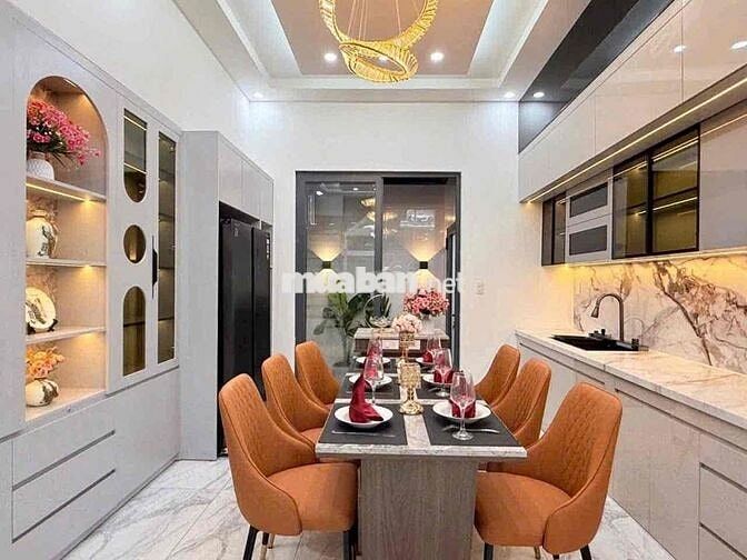 Nhà Phố hoàn công nôii thăt cao cấp