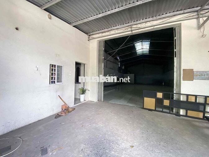 Cho thuê kho, xưởng 9x17m gần Phan Văn Hớn