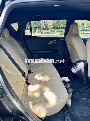 VinFast VFe34 thuê pin tiên phong 2022 - 22000 km