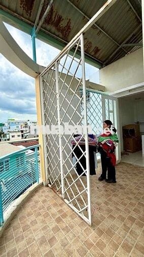 Cho thuê nhà đg.trần văn đang.p9.quận.3