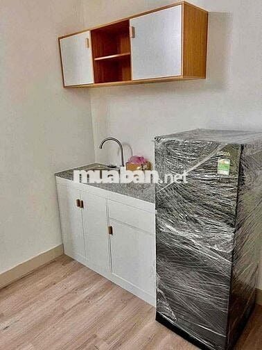 cho thuê phòng ban công ngay chợ Vườn Chuối giá 5.5 triệu