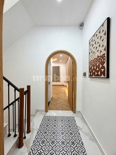 BÁN NHÀ DT 4,10m nở hậu 4,60m X 16m, SIÊU PHẨM GIÁP RANH BÌNH THẠNH, 