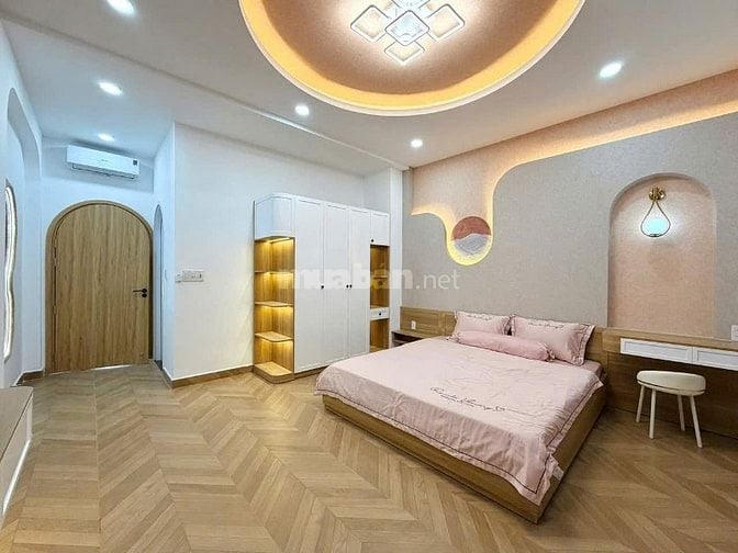 BÁN NHÀ DT 4,10m nở hậu 4,60m X 16m, SIÊU PHẨM GIÁP RANH BÌNH THẠNH, 