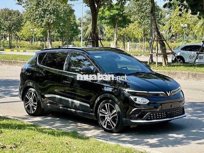 VinFast VFe34 thuê pin tiên phong 2022 - 22000 km