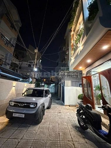 BÁN NHÀ DT 4,10m nở hậu 4,60m X 16m, SIÊU PHẨM GIÁP RANH BÌNH THẠNH, 