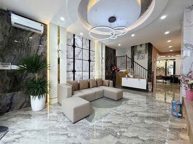 BÁN NHÀ DT 4,10m nở hậu 4,60m X 16m, SIÊU PHẨM GIÁP RANH BÌNH THẠNH, 