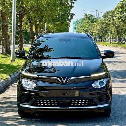 VinFast VFe34 thuê pin tiên phong 2022 - 22000 km