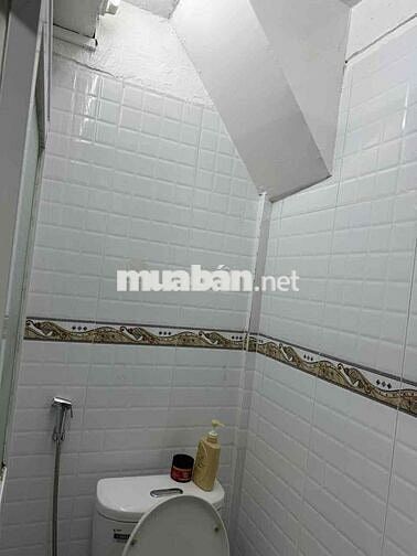 cho thuê chung cư lầu 1. Đ Nguyễn Thiện Thuật p3 ,Q3