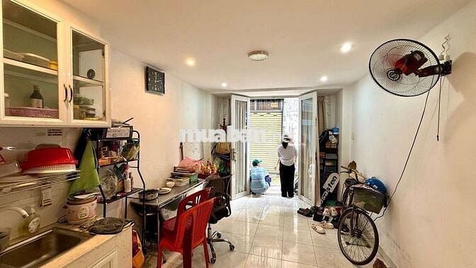 Cho thuê nhà đg.trần văn đang.p9.quận.3