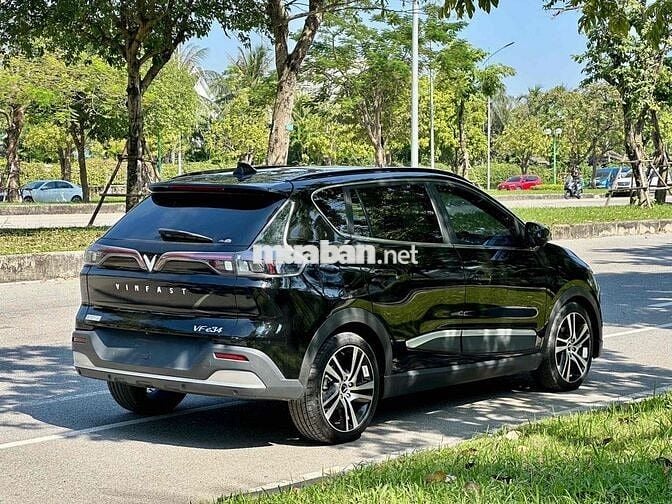 VinFast VFe34 thuê pin tiên phong 2022 - 22000 km