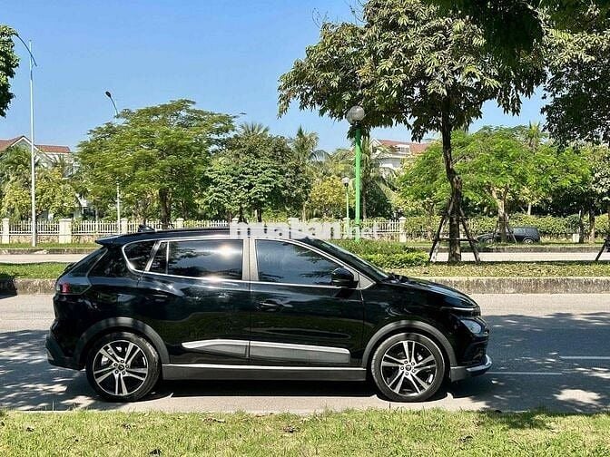 VinFast VFe34 thuê pin tiên phong 2022 - 22000 km
