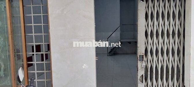 Nhà cho thuê đường Nguyễn Ngọc Lộc, P 14, Q 10 giá chỉ 8tr 2PN