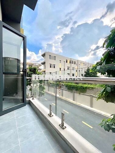 CHÍNH CHỦ BÁN GẤP NHÀ PHỐ 4 TẦNG TRONG KĐT LỚN, GẦN LÀNG ĐH, GA METRO