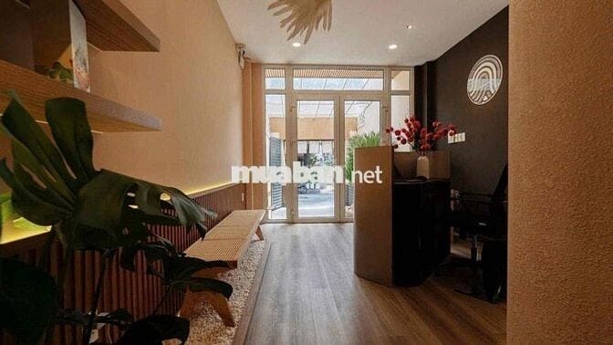 NHÀ MỚI, CÓ SÂN CỰC CHILL TẠI 56B TRẦN NHẬT DUẬT QUẬN 1