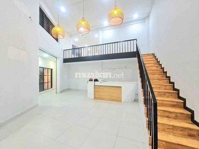 GÓC 2 MẶT TIỀN, LỀ RỘNG, VỊ TRÍ ĐẸP TẠI 57A TRẦN QUÝ KHOÁCH QUẬN 1