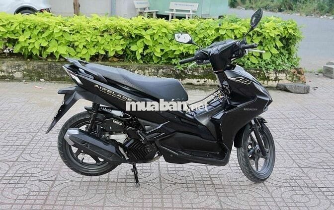 Honda Air Blade 125 đen mờ 4V 2023 Bản Đặc Biệt