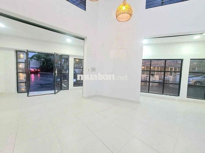 GÓC 2 MẶT TIỀN, LỀ RỘNG, VỊ TRÍ ĐẸP TẠI 57A TRẦN QUÝ KHOÁCH QUẬN 1