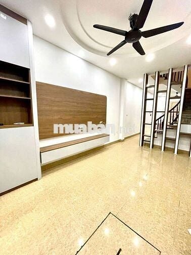 BÁN NHÀ 4 TẦNG DÂN XÂY GẦN 40M² CẠNH CẤP 3 THẠCH BÀN,LONG BIÊN