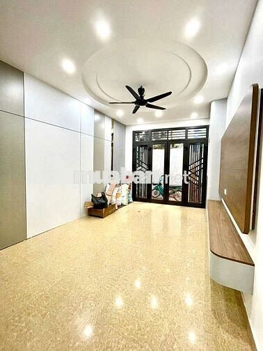 BÁN NHÀ 4 TẦNG DÂN XÂY GẦN 40M² CẠNH CẤP 3 THẠCH BÀN,LONG BIÊN