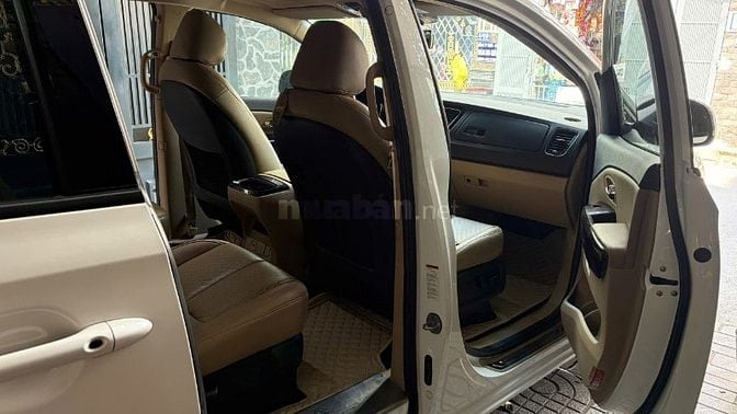 Bán xe Kia Sedona 2020 màu trắng, bản Full máy dầu