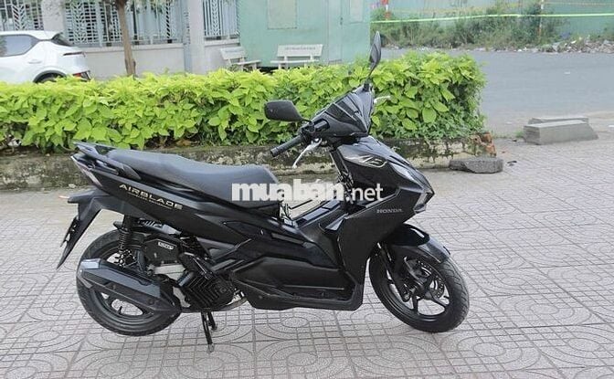 Honda Air Blade 125 đen mờ 4V 2023 Bản Đặc Biệt