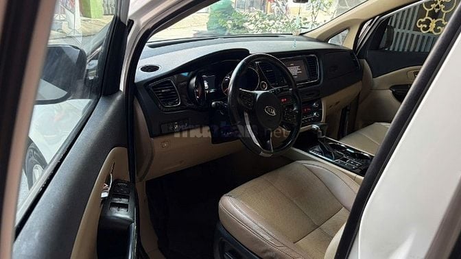 Bán xe Kia Sedona 2020 màu trắng, bản Full máy dầu