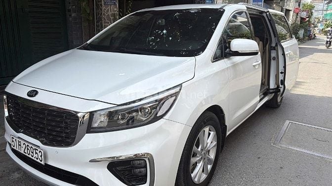 Bán xe Kia Sedona 2020 màu trắng, bản Full máy dầu