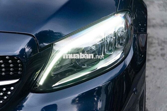 LONG ANH AUTO về Mercedes C300 AMG 2021 27000km