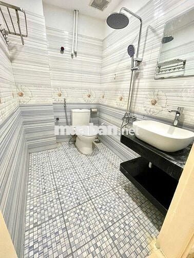 BÁN NHÀ 4 TẦNG DÂN XÂY GẦN 40M² CẠNH CẤP 3 THẠCH BÀN,LONG BIÊN