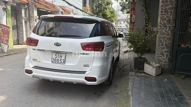 Bán xe Kia Sedona 2020 màu trắng, bản Full máy dầu