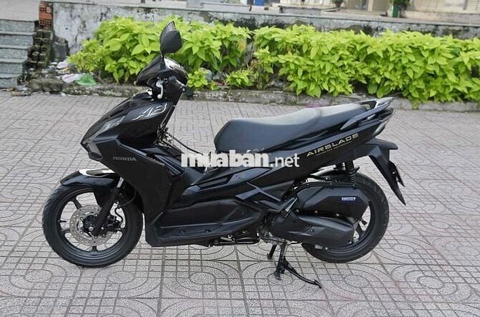 Honda Air Blade 125 đen mờ 4V 2023 Bản Đặc Biệt