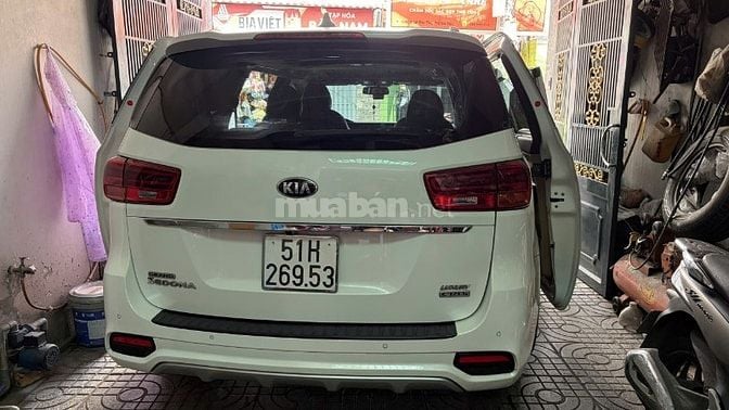 Bán xe Kia Sedona 2020 màu trắng, bản Full máy dầu