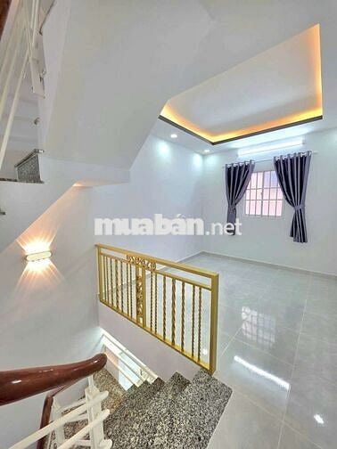 Nhà có sổ hồng hẻm xe hơi hai lòng. Cần bán