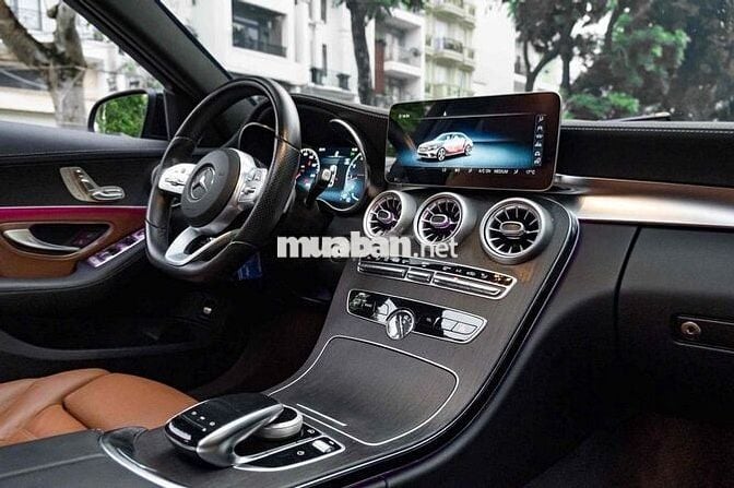 LONG ANH AUTO về Mercedes C300 AMG 2021 27000km