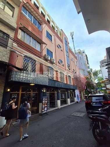 Cho thuê nhà mặt tiền hẻm xe hơi THĐạo Q1, khu vp, KD-buôn bán.