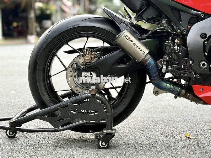 Cần bán Honda CBR1000 date 2014 biển TP