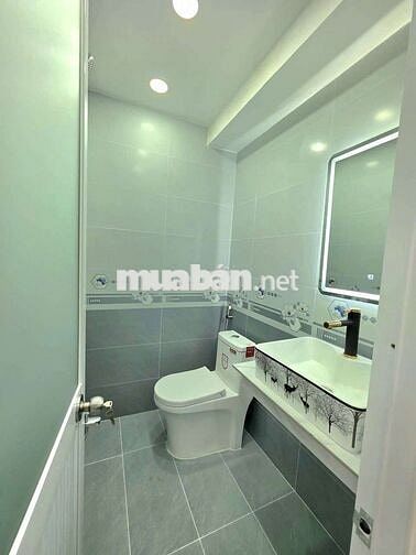 Nhà có sổ hồng hẻm xe hơi hai lòng. Cần bán