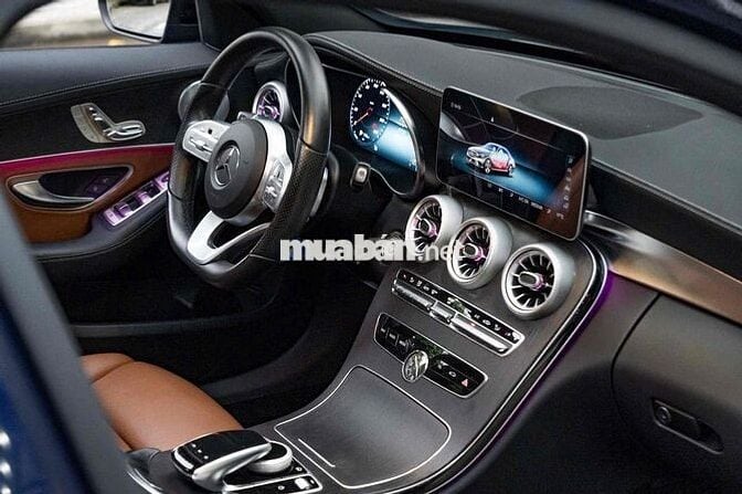 LONG ANH AUTO về Mercedes C300 AMG 2021 27000km