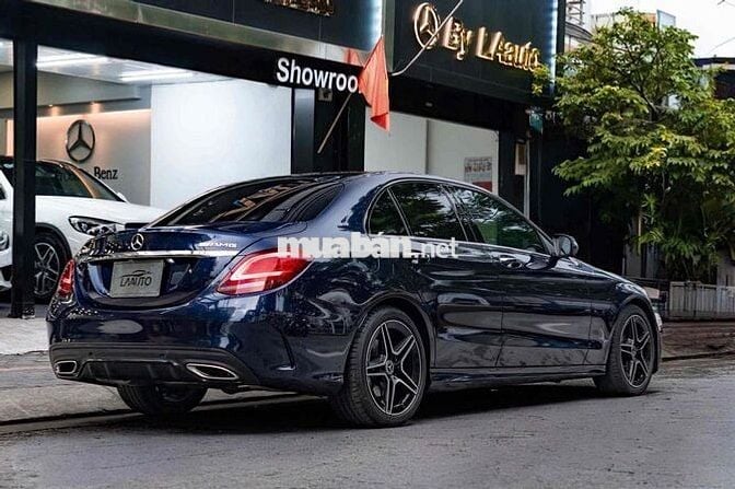 LONG ANH AUTO về Mercedes C300 AMG 2021 27000km