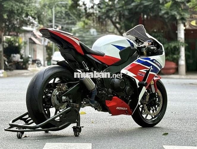 Cần bán Honda CBR1000 date 2014 biển TP