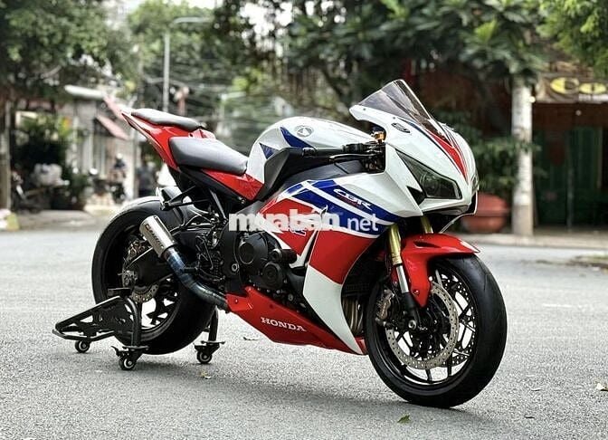 Cần bán Honda CBR1000 date 2014 biển TP