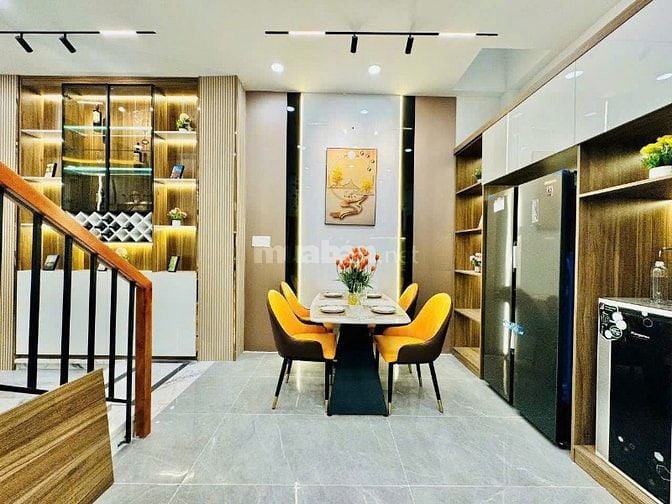 Có ngay căn nhà (4,3x18,8) 3tầng - giá chỉ 2tỷ ngay đường Nguyễn Oanh